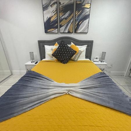 Tranquilo Y Fantastico Apartamento Cerca De Playas Y Areopuerto Tampa Luaran gambar