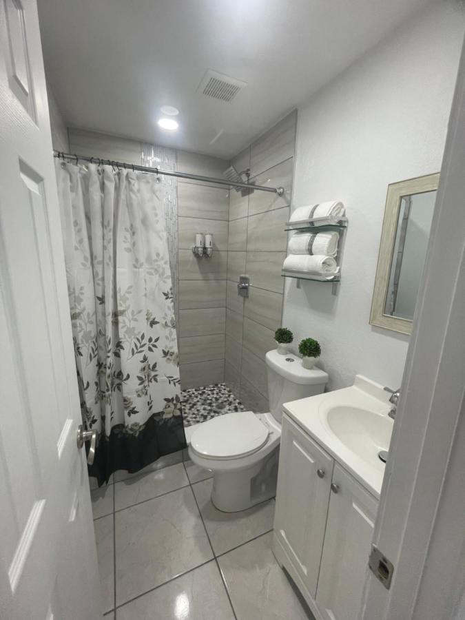 Tranquilo Y Fantastico Apartamento Cerca De Playas Y Areopuerto Tampa Luaran gambar