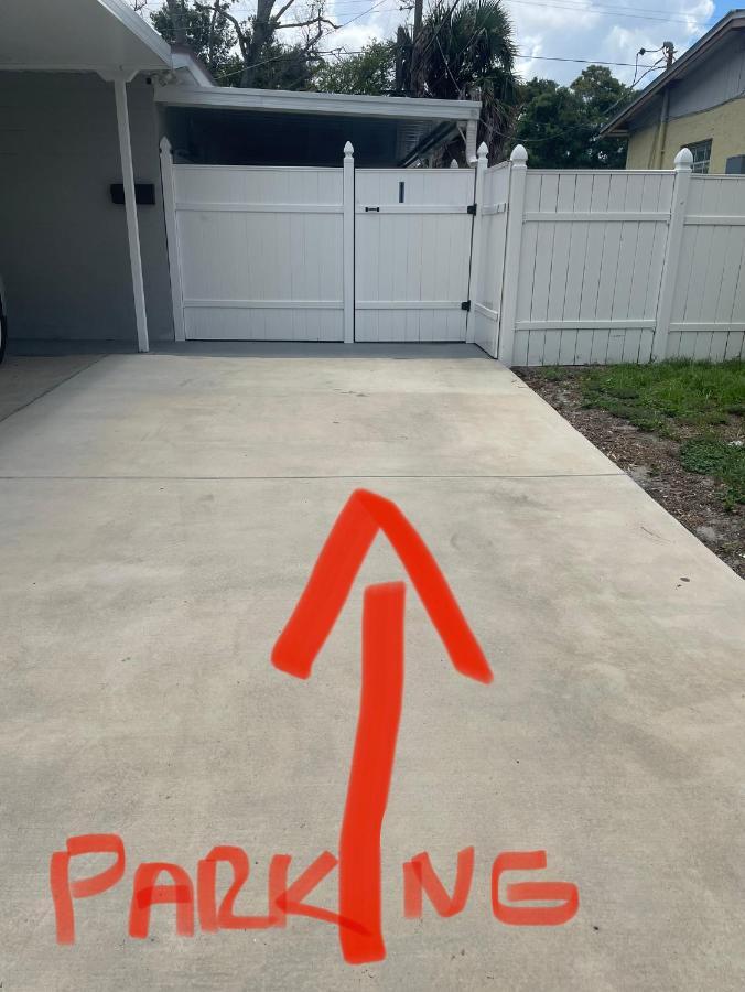 Tranquilo Y Fantastico Apartamento Cerca De Playas Y Areopuerto Tampa Luaran gambar